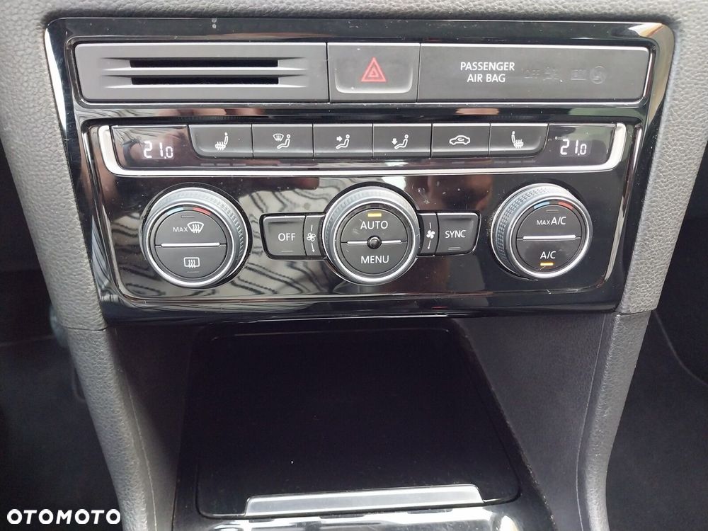 Volkswagen Golf Sportsvan SV 1.4 TSI BMT Highline - 28