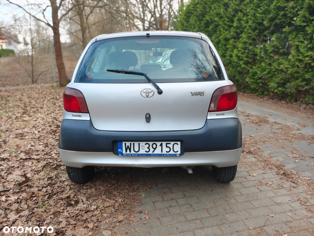 Toyota Yaris 1.0 Base - 5