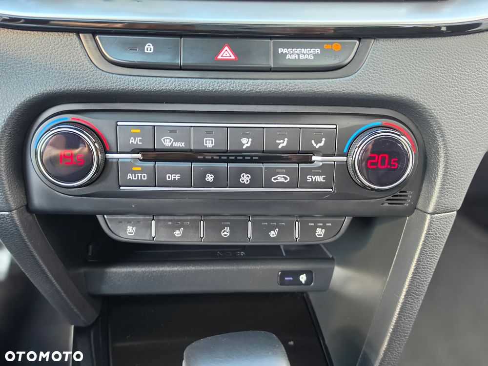Kia Ceed 1.5 T-GDI DCT7 OPF (48V Mild Hybrid) Platinum Edition - 19