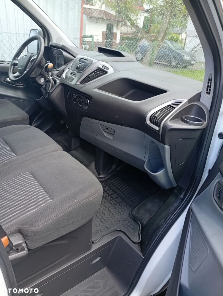 Ford TRANSIT CUSTOM - 11