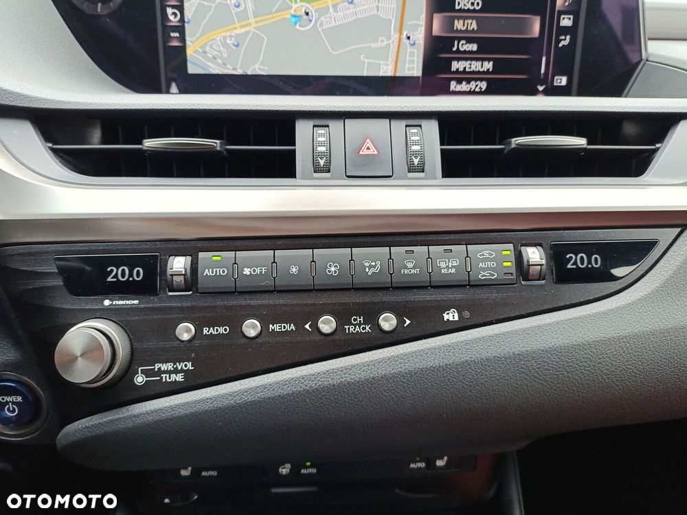 Lexus ES 300h F Sport Edition - 30