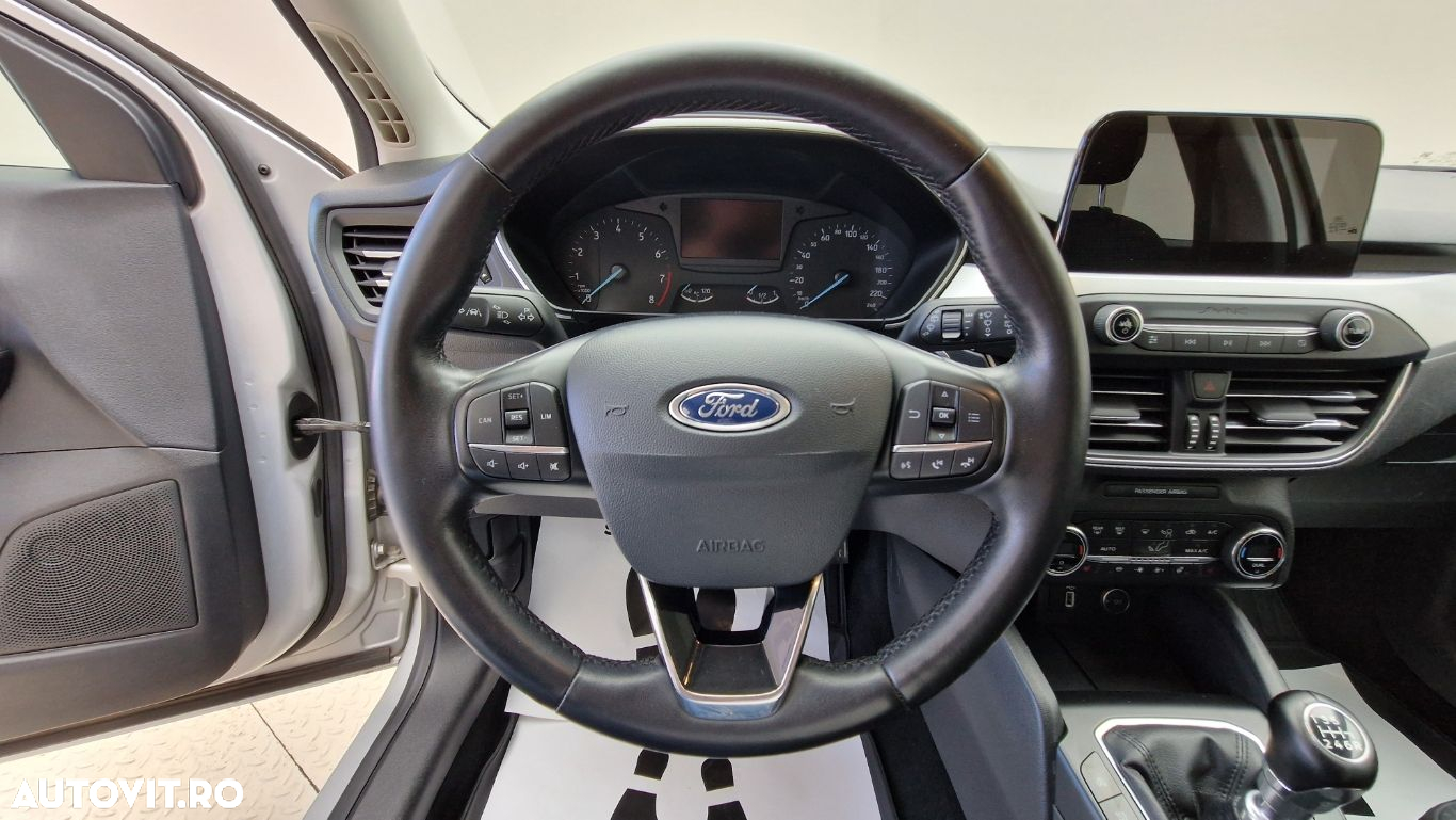 Ford Focus - 14