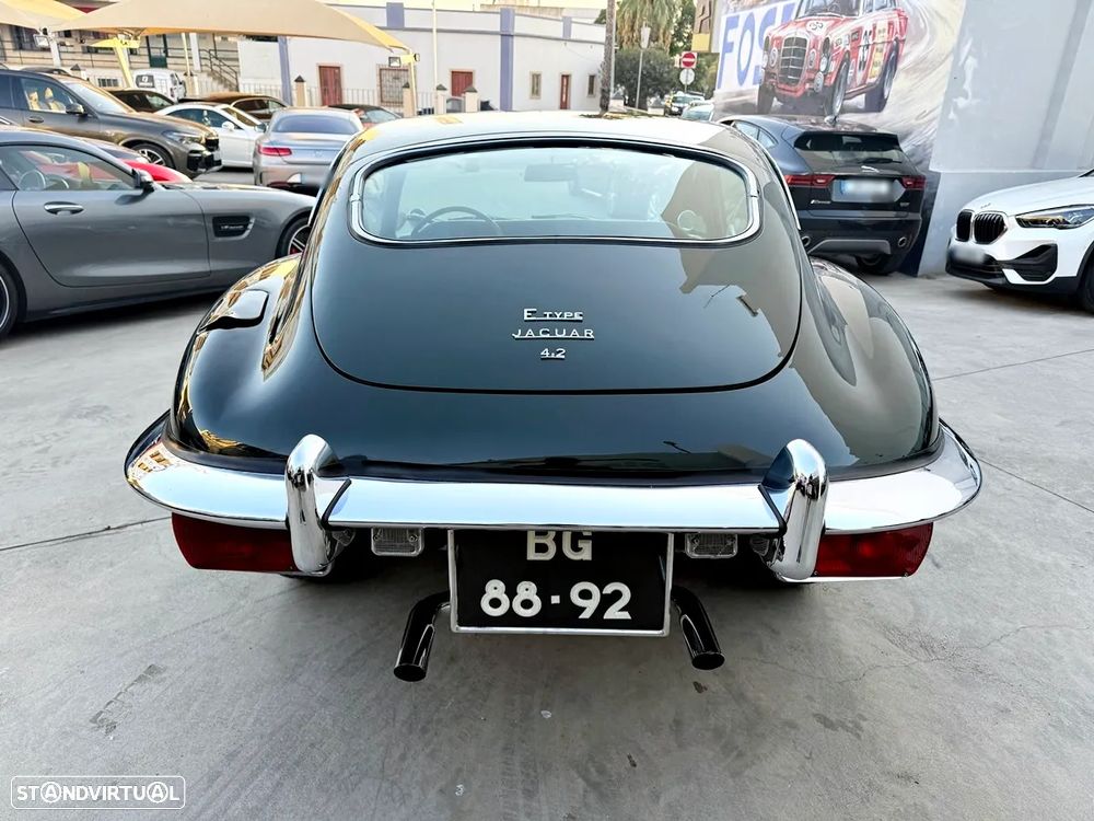 Jaguar E-Type - 4