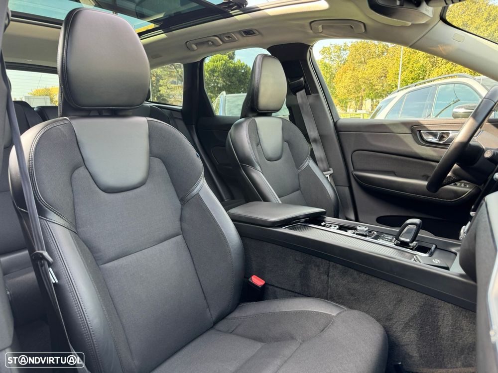 Volvo XC 60 2.0 T8 PHEV Momentum Plus AWD - 20