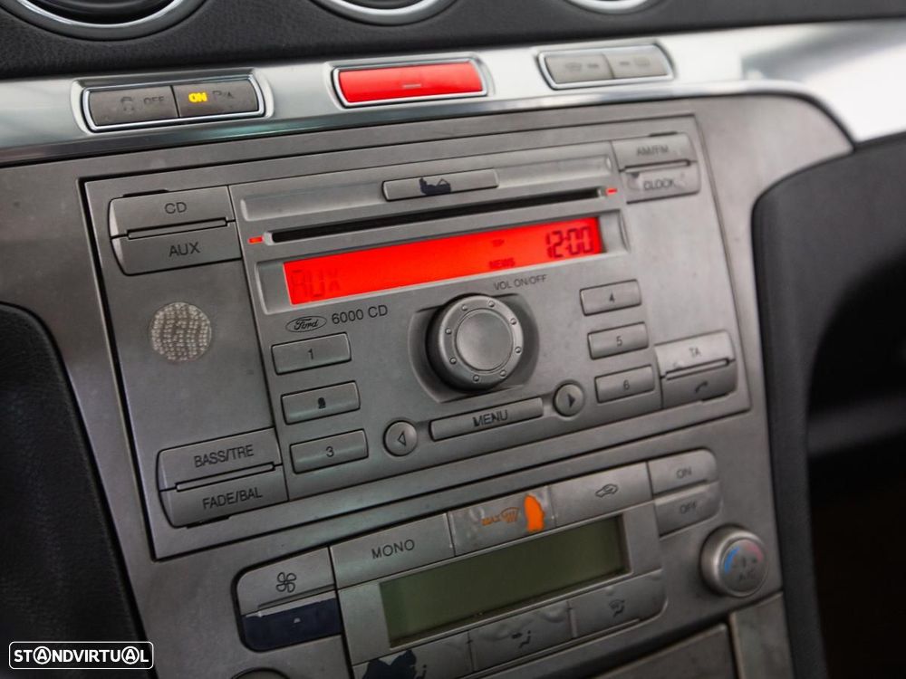 Ford S-Max - 16