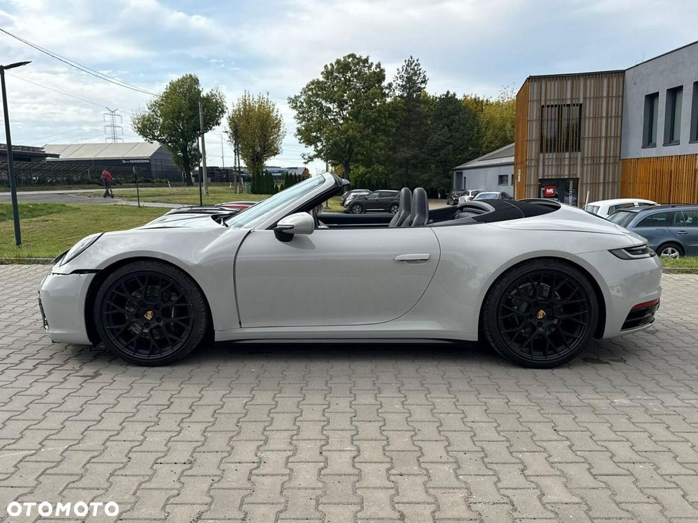 Porsche 911 Carrera 4S - 10