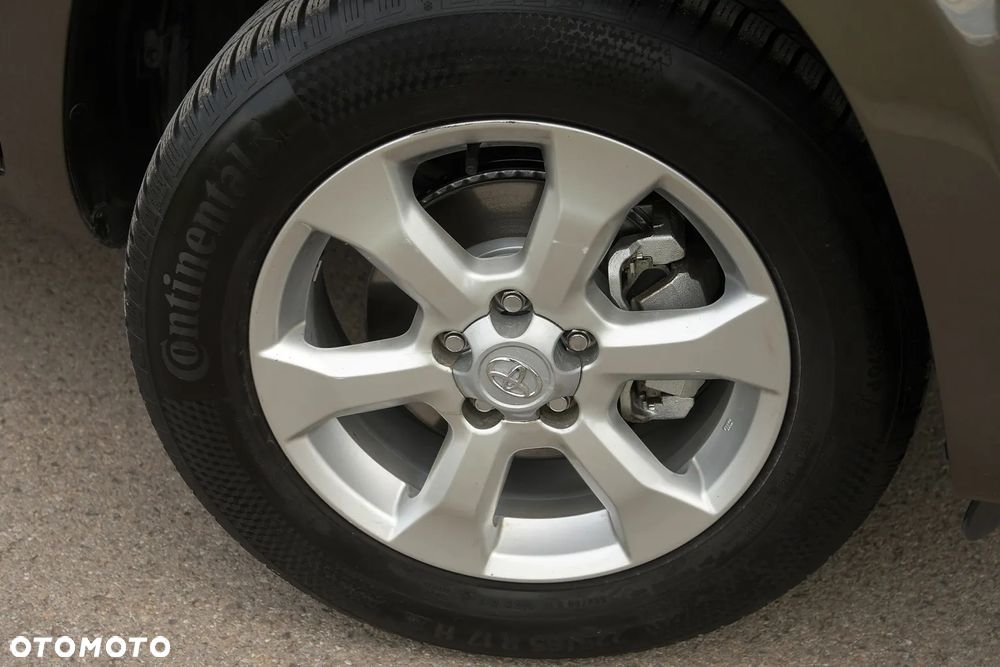 Toyota RAV4 - 13