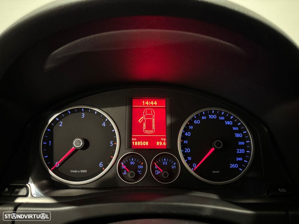 VW Tiguan 2.0 TDI Sport 4Motion - 39