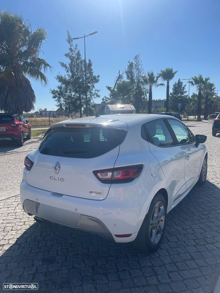 Renault Clio - 5