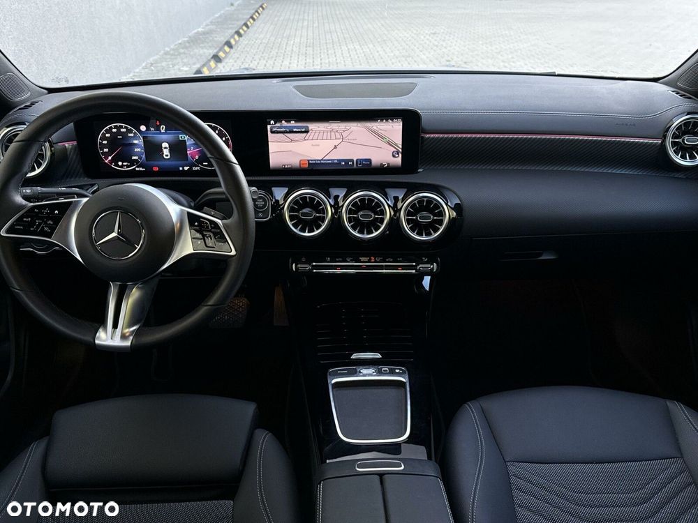 Mercedes-Benz CLA - 16