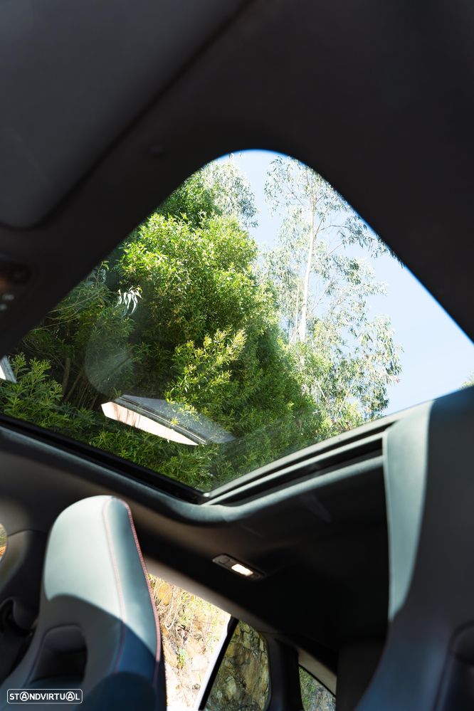 Mercedes-Benz CLA 250 e Shooting Brake AMG Line - 13