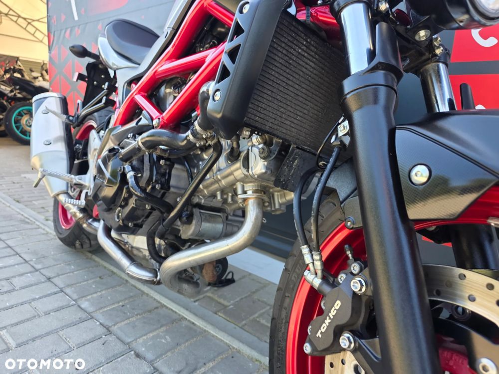 Suzuki SV - 28