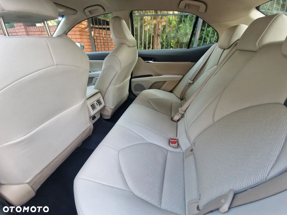 Toyota Camry - 7