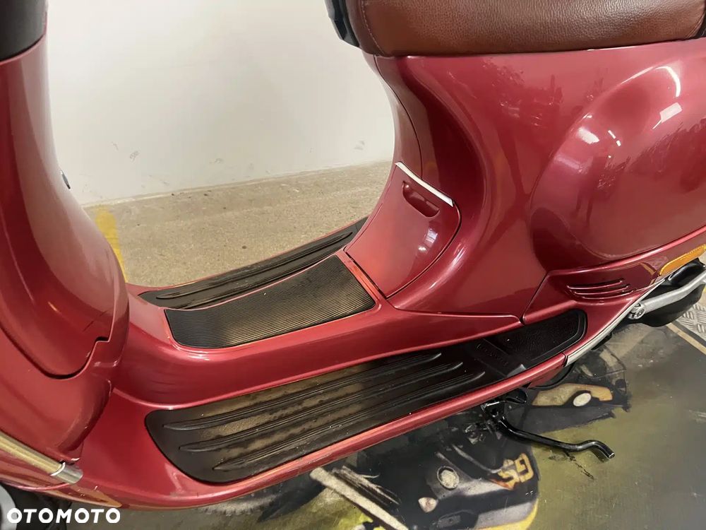 Piaggio Vespa - 24