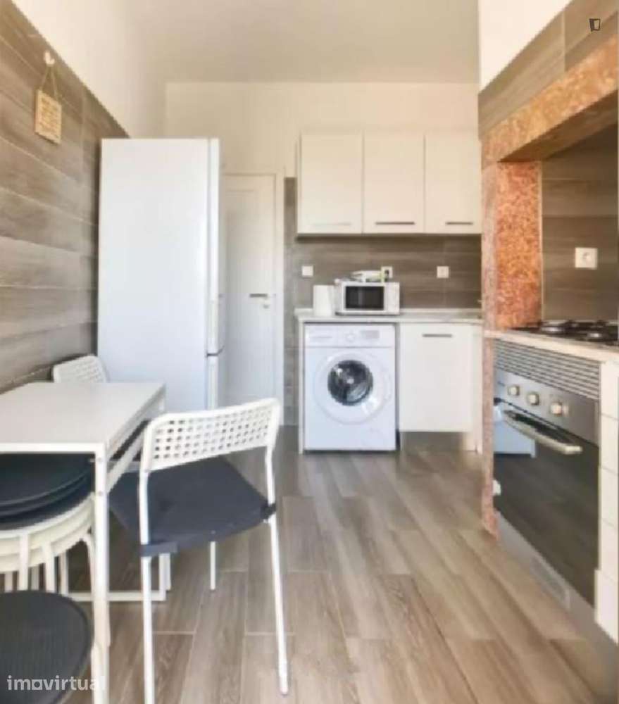 Quarto - localizado em Arroios Lisbon - Grande imagem: 3/9