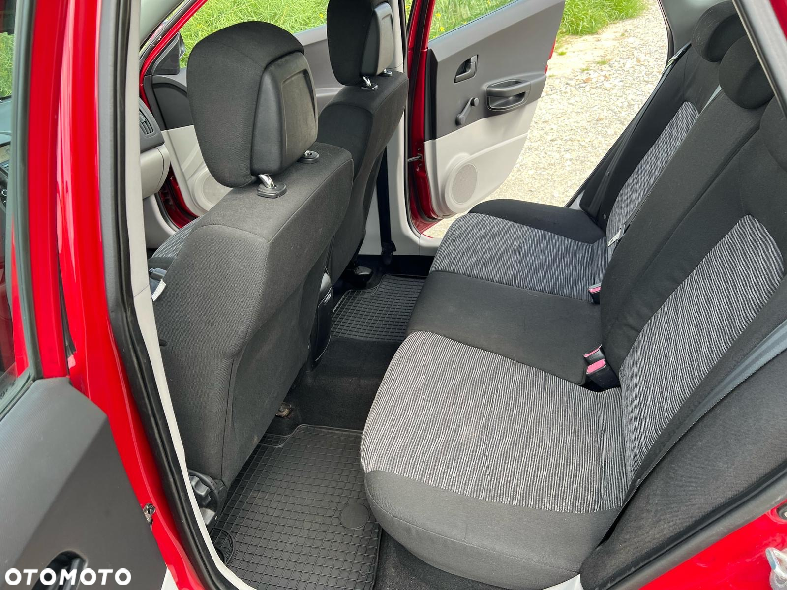 Kia Ceed - 15