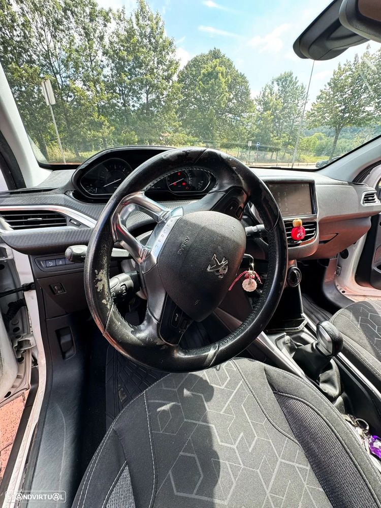 Peugeot 2008 1.6 BlueHDi Style - 19
