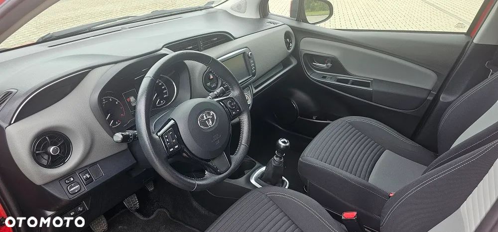 Toyota Yaris 1.5 Premium - 11