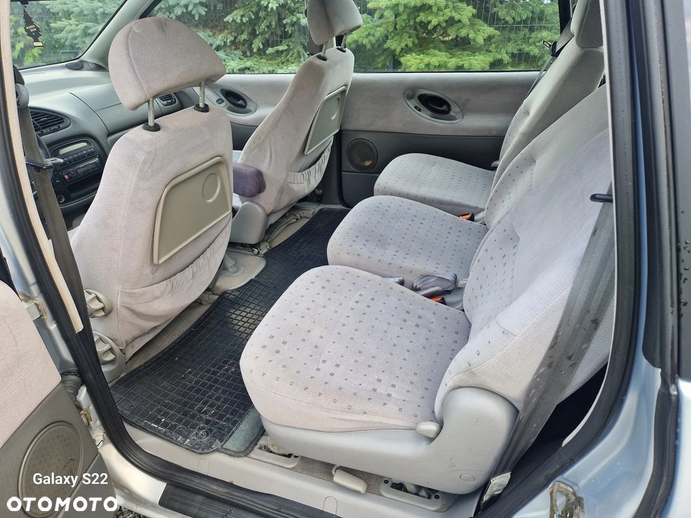 Volkswagen Sharan 1.9 TDI Comfortline - 11