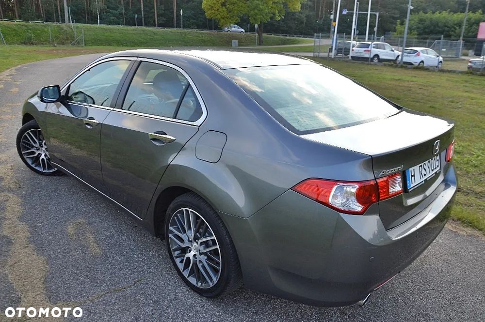 Honda Accord 2.4 Executive - 11
