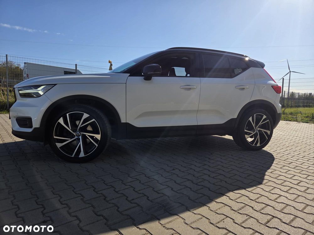 Volvo XC 40 D4 AWD R-Design - 1