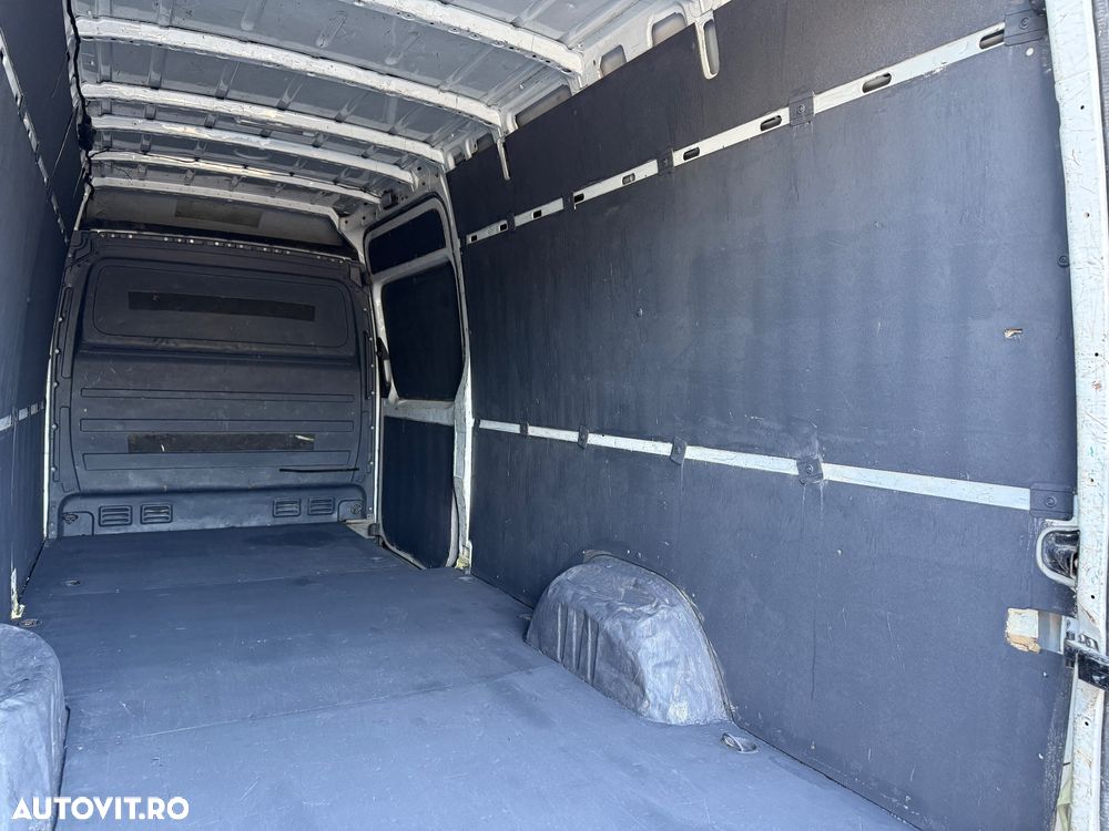 Mercedes-Benz Sprinter - 24