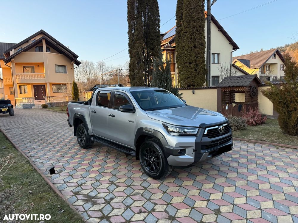 Toyota Hilux 2.8D 204CP 4x4 Double Cab AT Invincible - 1