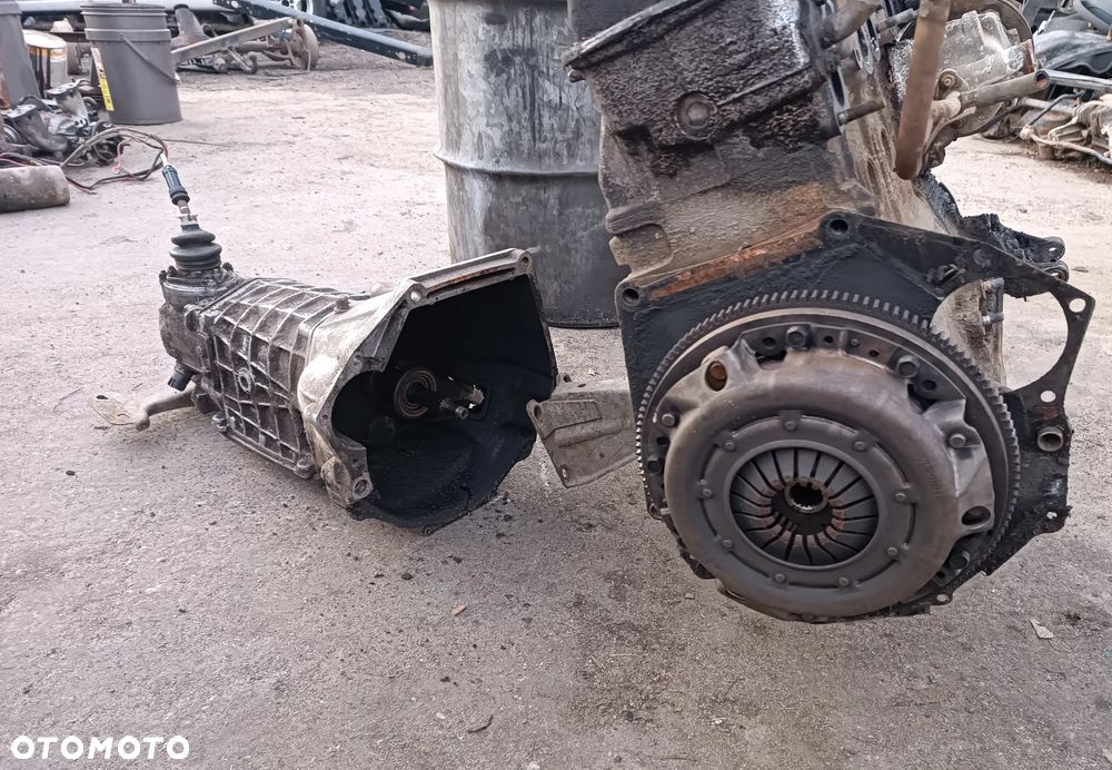 Łada 2121 Niva 2107 Silnik 1,7 Skrzynia Zawieszenie Mosty Koła Drzwi Lampy Kanapa - 2