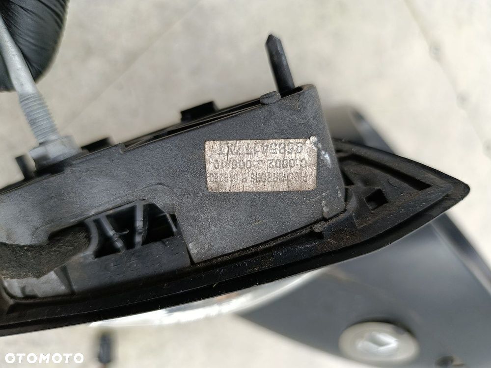 LUSTERKO PRAWE PEUGEOT 5008 KPS - 9