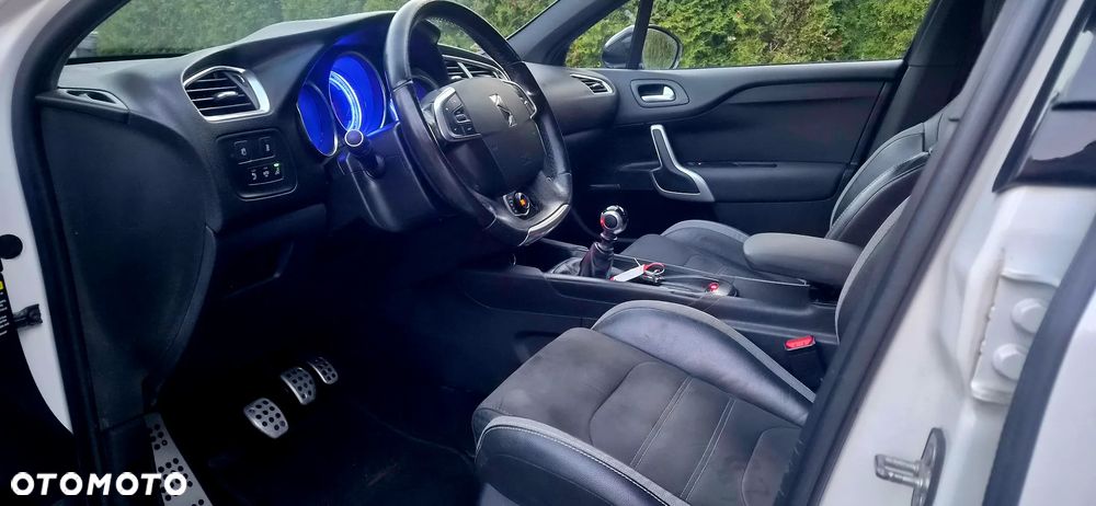 DS Automobiles DS 4 - 7