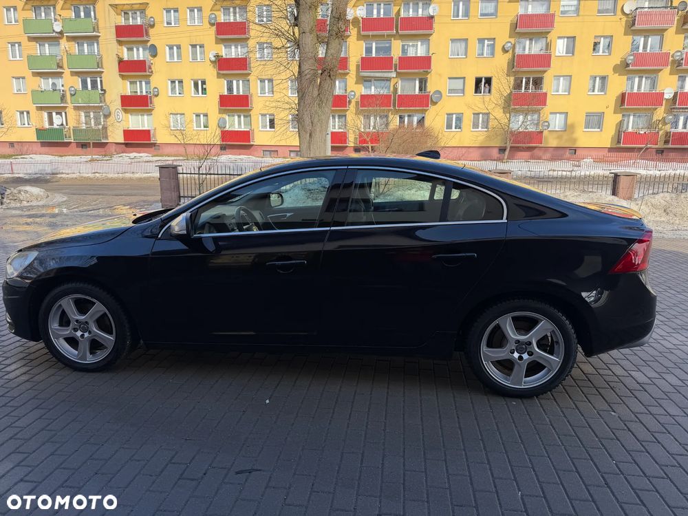 Volvo S60 D4 R-Design - 12