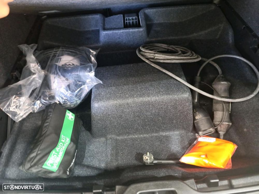 Volvo XC 40 1.5 T4 PHEV Essential - 11