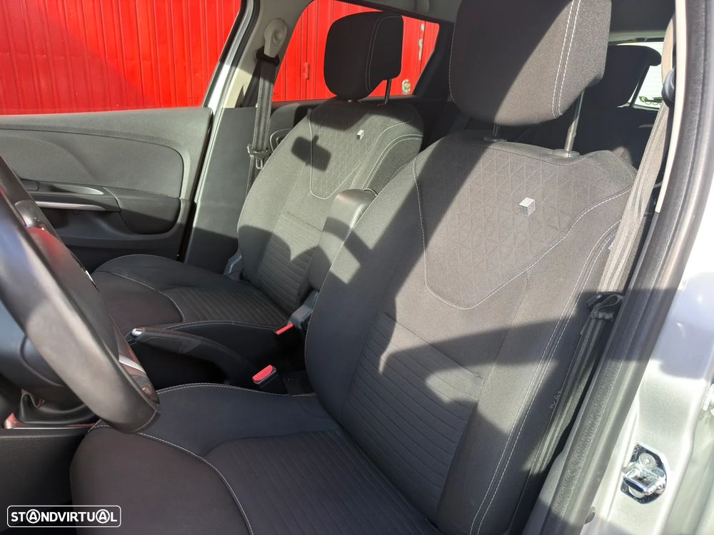 Renault Clio Sport Tourer dCi 90 Dynamique - 6