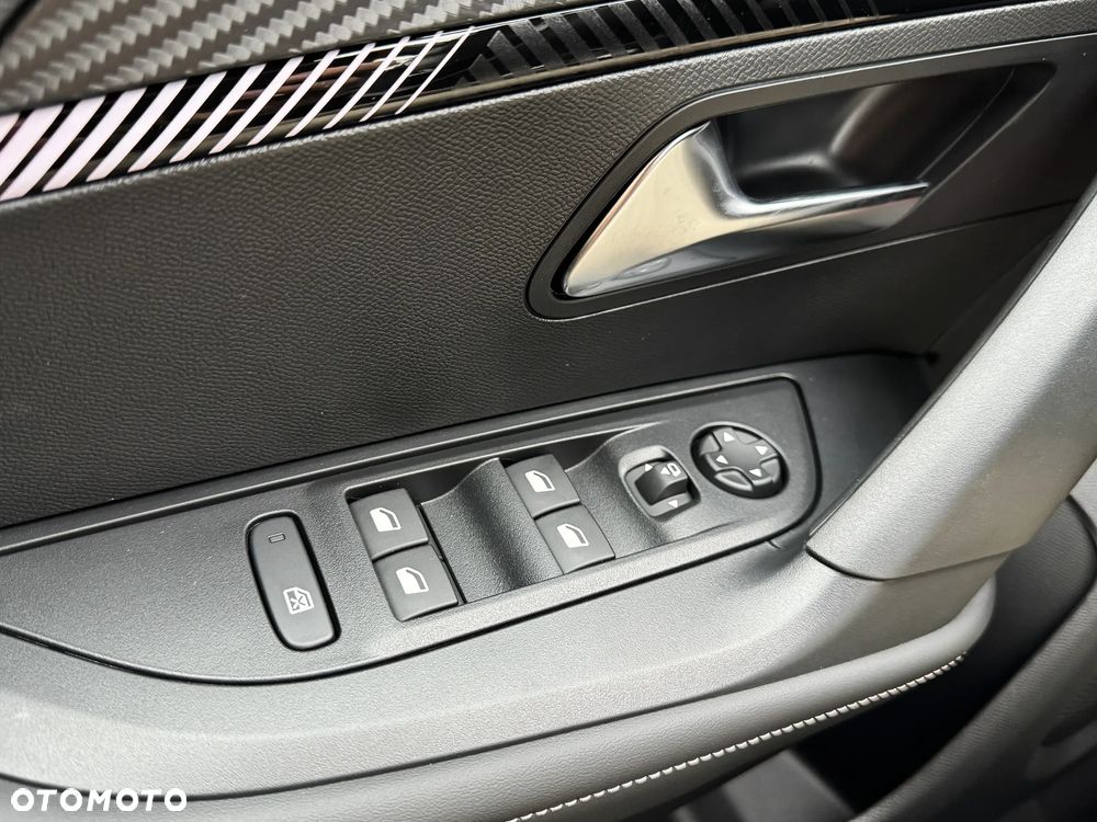 Peugeot 2008 PureTech mHEV Allure e-DCS6 - 21