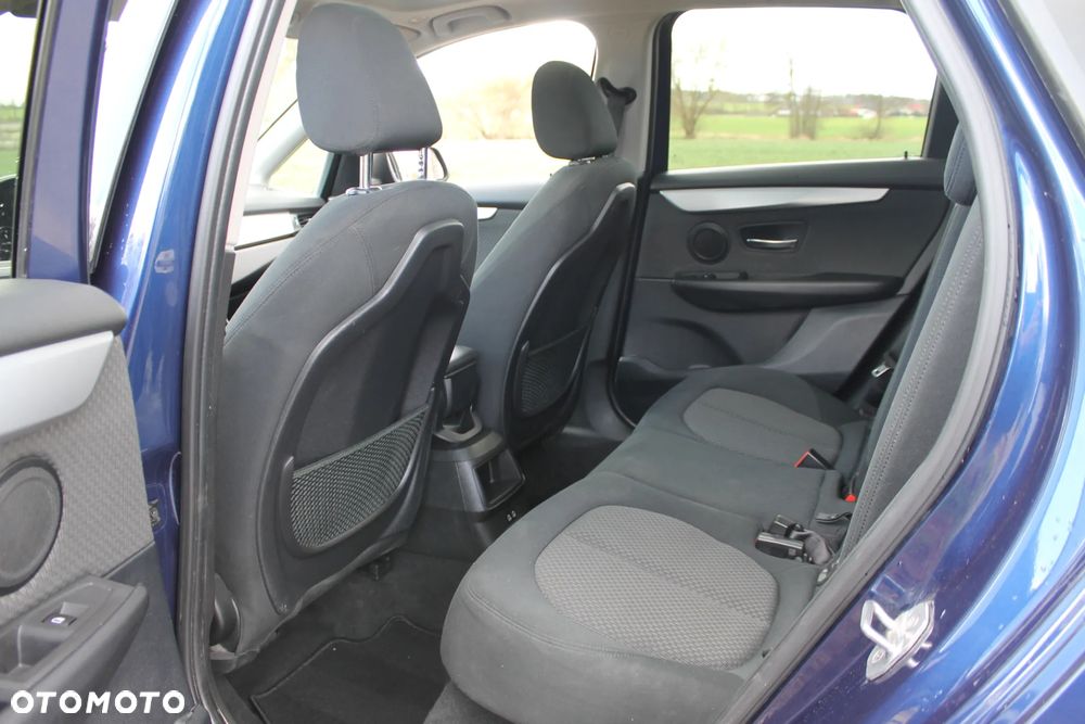 BMW Seria 2 216d - 22