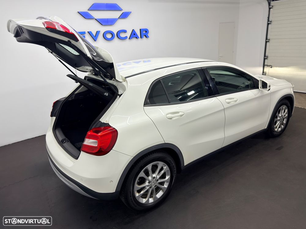 Mercedes-Benz GLA 180 d Style - 24