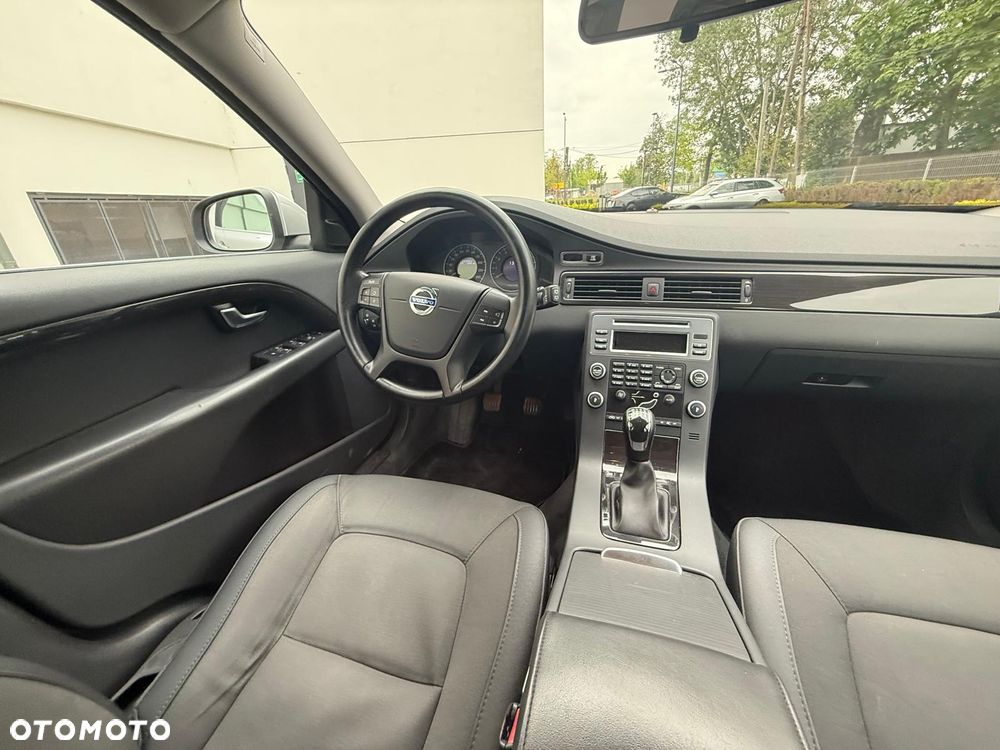 Volvo V70 2.0T Momentum - 23