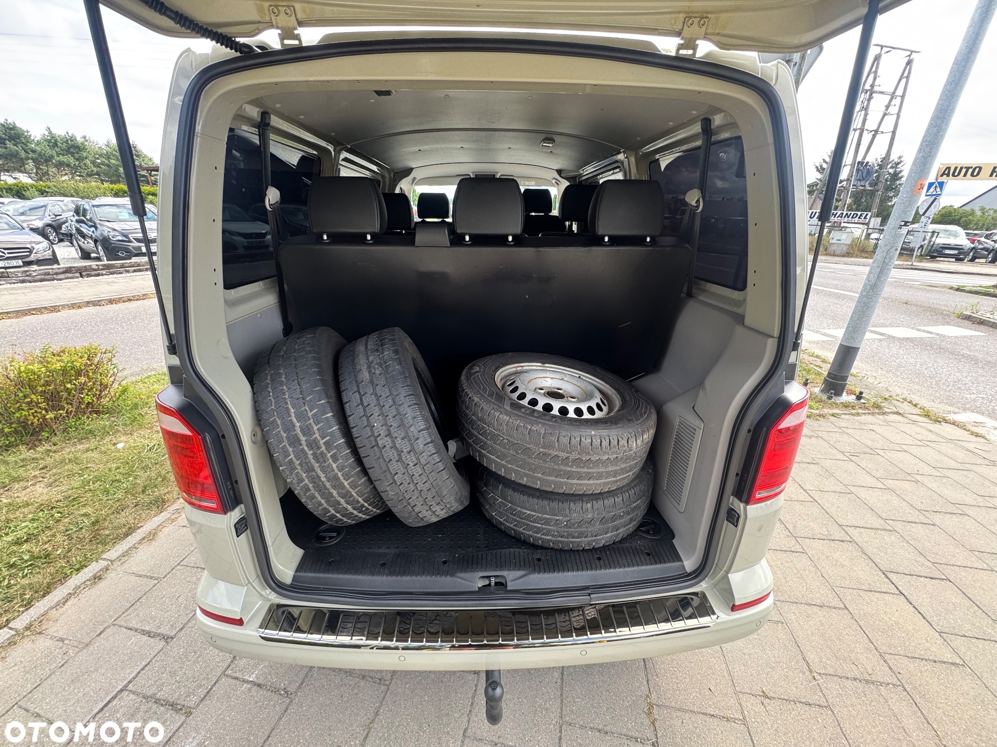 Volkswagen Caravelle 2.0 TDI L1 Highline - 32