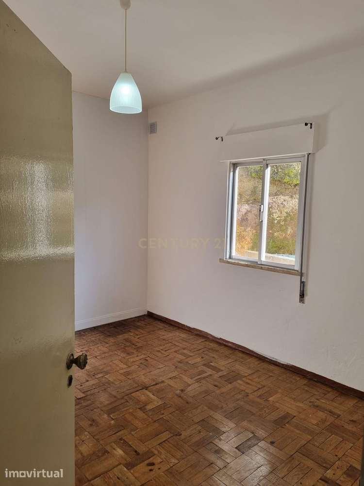 Moradia T2 Renovada com Quintal | Vimieiro, Santa Comba Dão - Grande imagem: 5/8