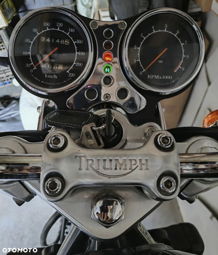 Triumph Thunderbird - 3
