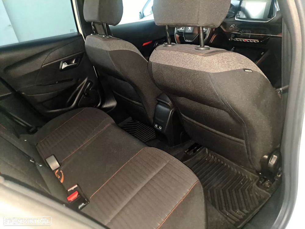 Peugeot e-208 Active - 21