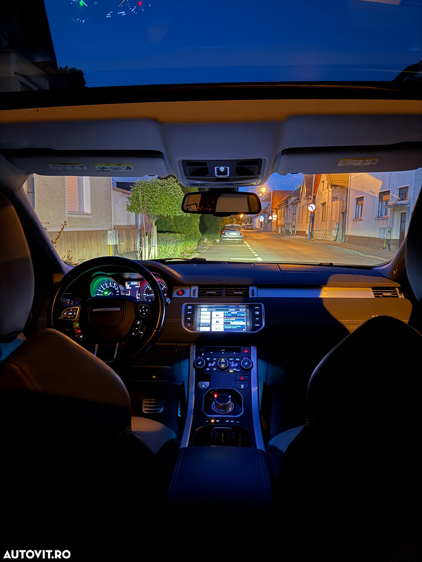 Land Rover Range Rover Evoque - 15