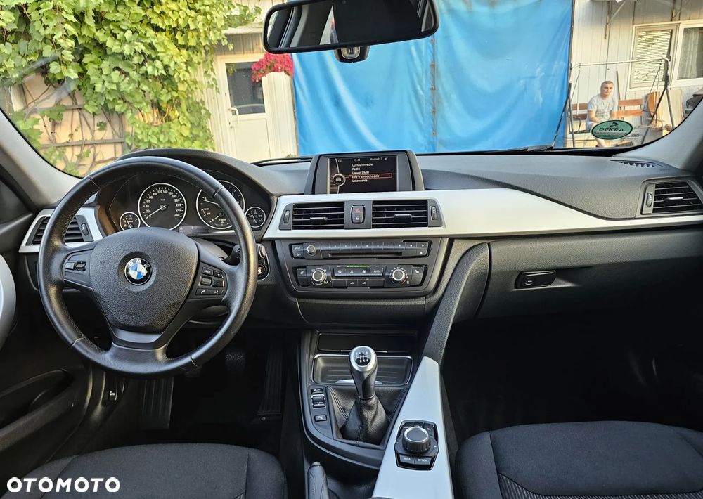 BMW Seria 3 320d - 11