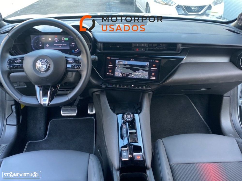 Alfa Romeo Junior 1.2 eDCT6 - 8