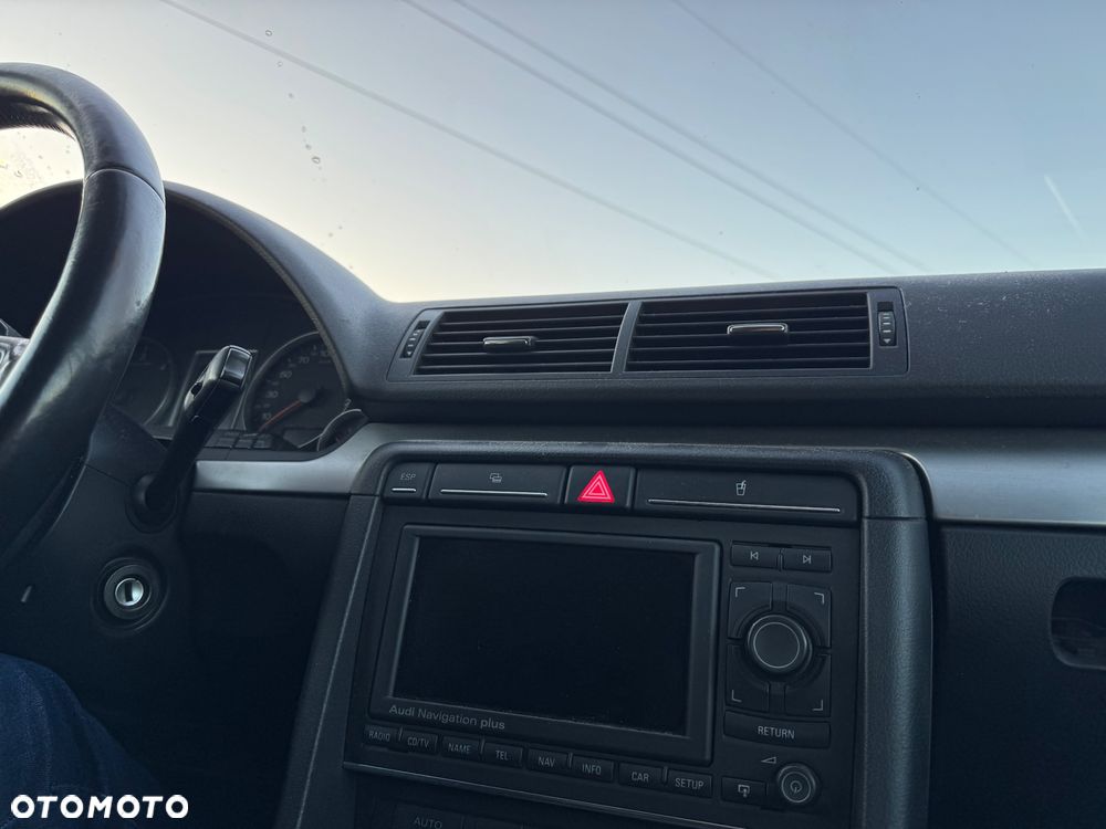 Audi A4 Limousine 2.0 TDI DPF - 9