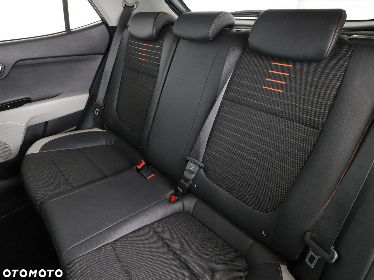 Kia Stonic 1.0 T-GDI 120 Spirit - 17