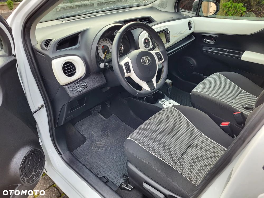 Toyota Yaris - 13