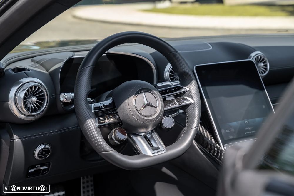 Mercedes-Benz SL 63 AMG 4Matic+ — fotografia 16