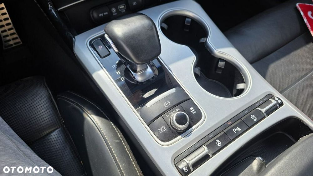 Kia Stinger - 24