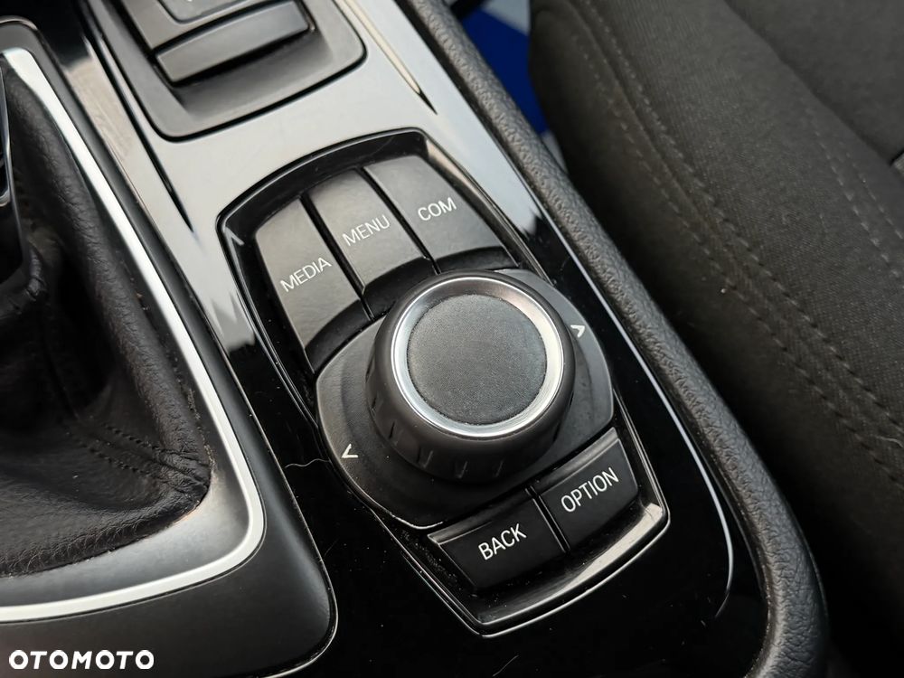 BMW Seria 2 218i GPF - 23